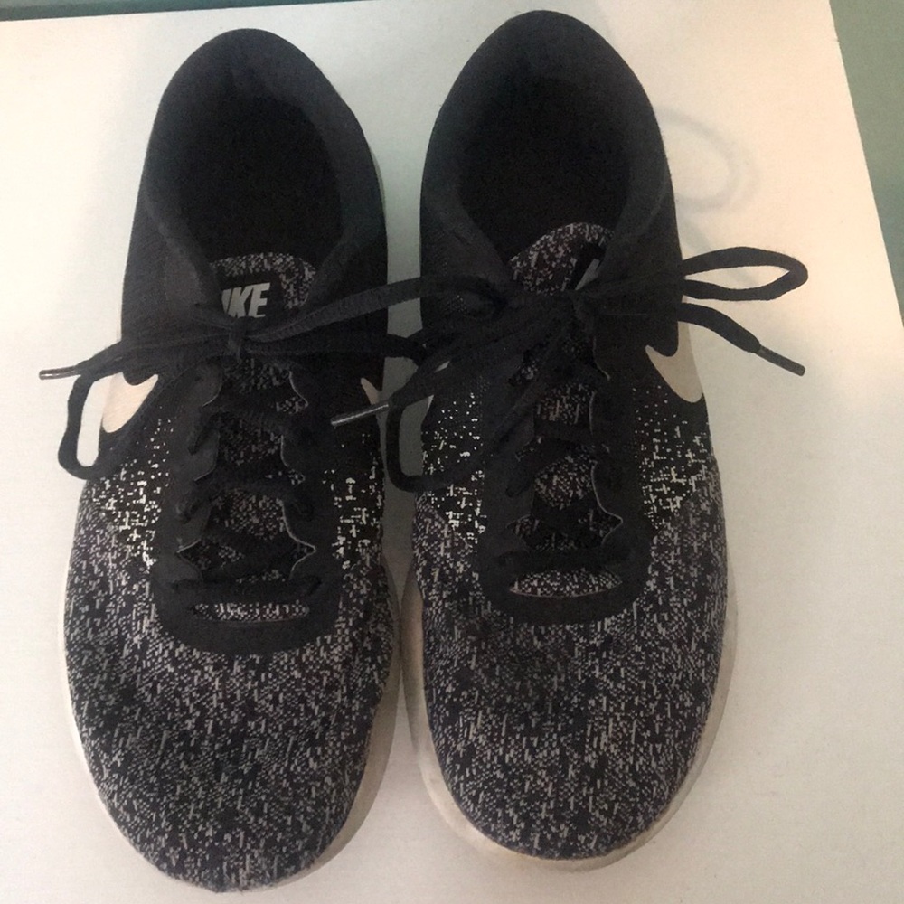 Nike Flex Contact Tennis Shoes